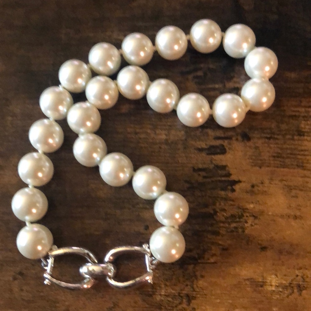VNT Oversized VINTAGE Faux Pearls with a Locker Harry Styles